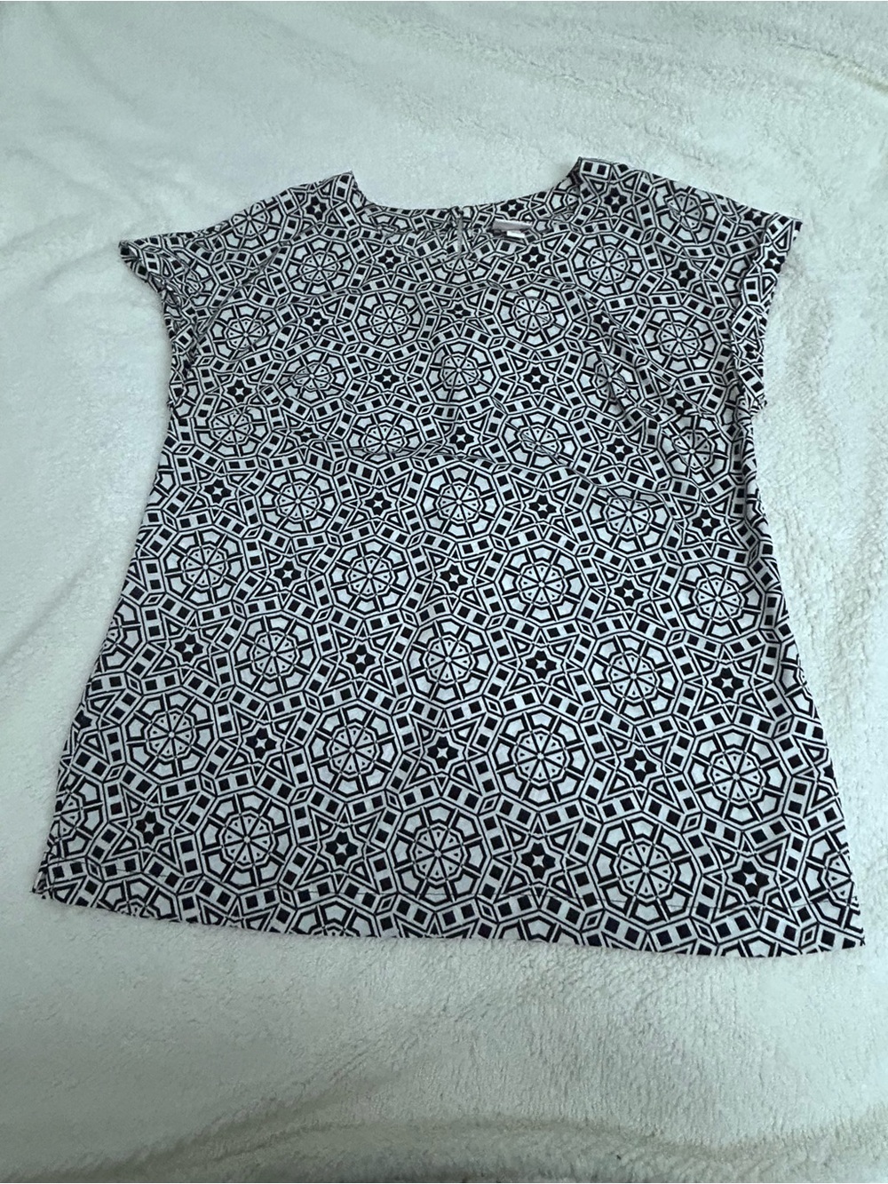 Merona Black and White Geometric Cap-Sleeve Blouse